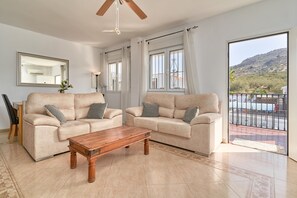 TV, fireplace, DVD player, stereo