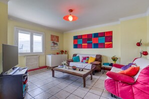 Televisión, reproductor de DVD y estéreo 