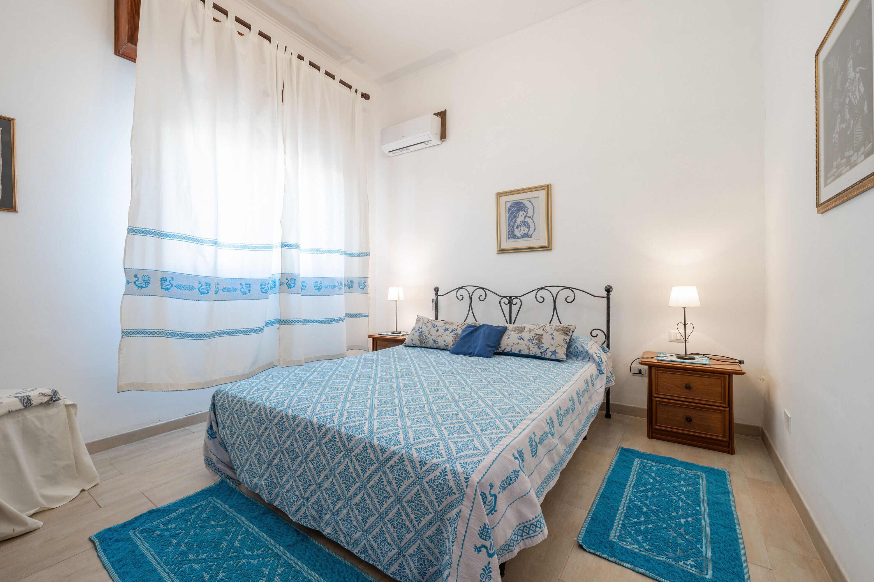 3 slaapkamers, een strijkplank/strijkijzer, beddengoed