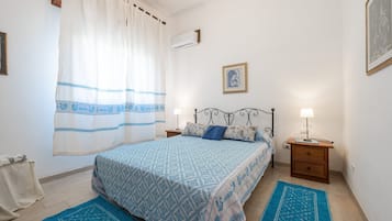 3 slaapkamers, een strijkplank/strijkijzer, beddengoed