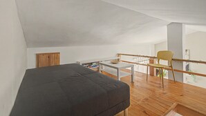 2 quartos, ferros/tábuas de passar roupa, Wi-Fi de cortesia