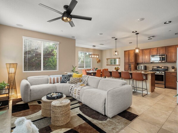 Smart TV, fireplace, books, stereo