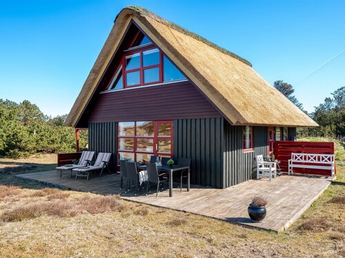 "Larsen" - 900m from the sea by Interhome