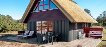 "Larsen" - 900m from the sea by Interhome