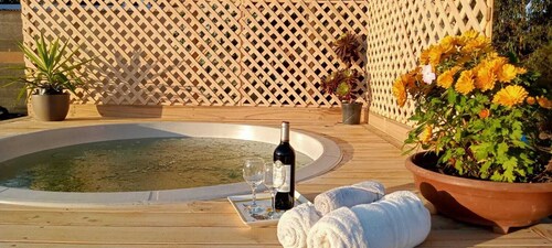 Cabin with stove and tub in the heart of nature!