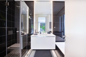 Villa | 5 bedrooms - Amara Villa - Designer Villa With Solar Power (Cape Town)