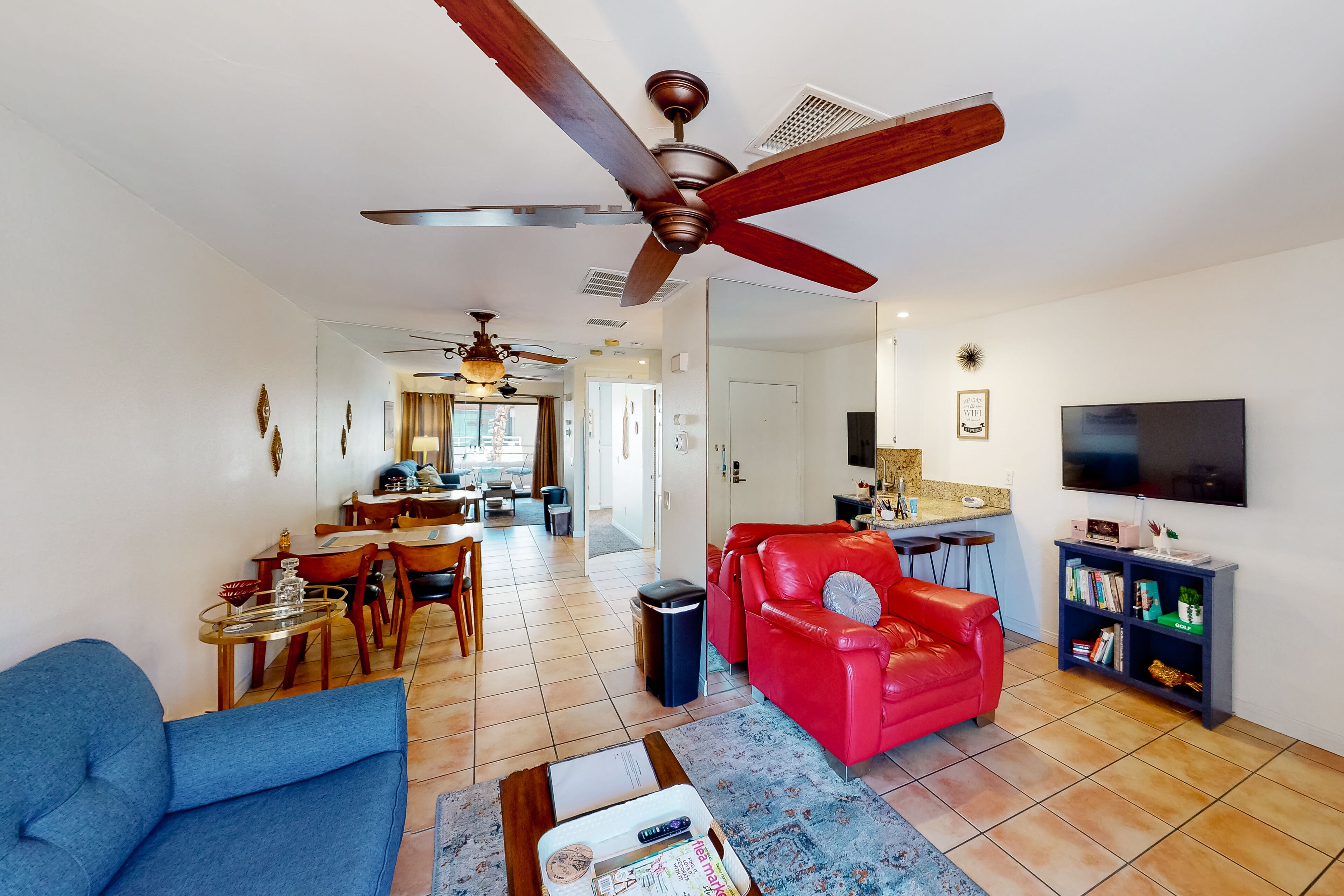 Inviting condo with on-site pool, hot tub & tennis courts