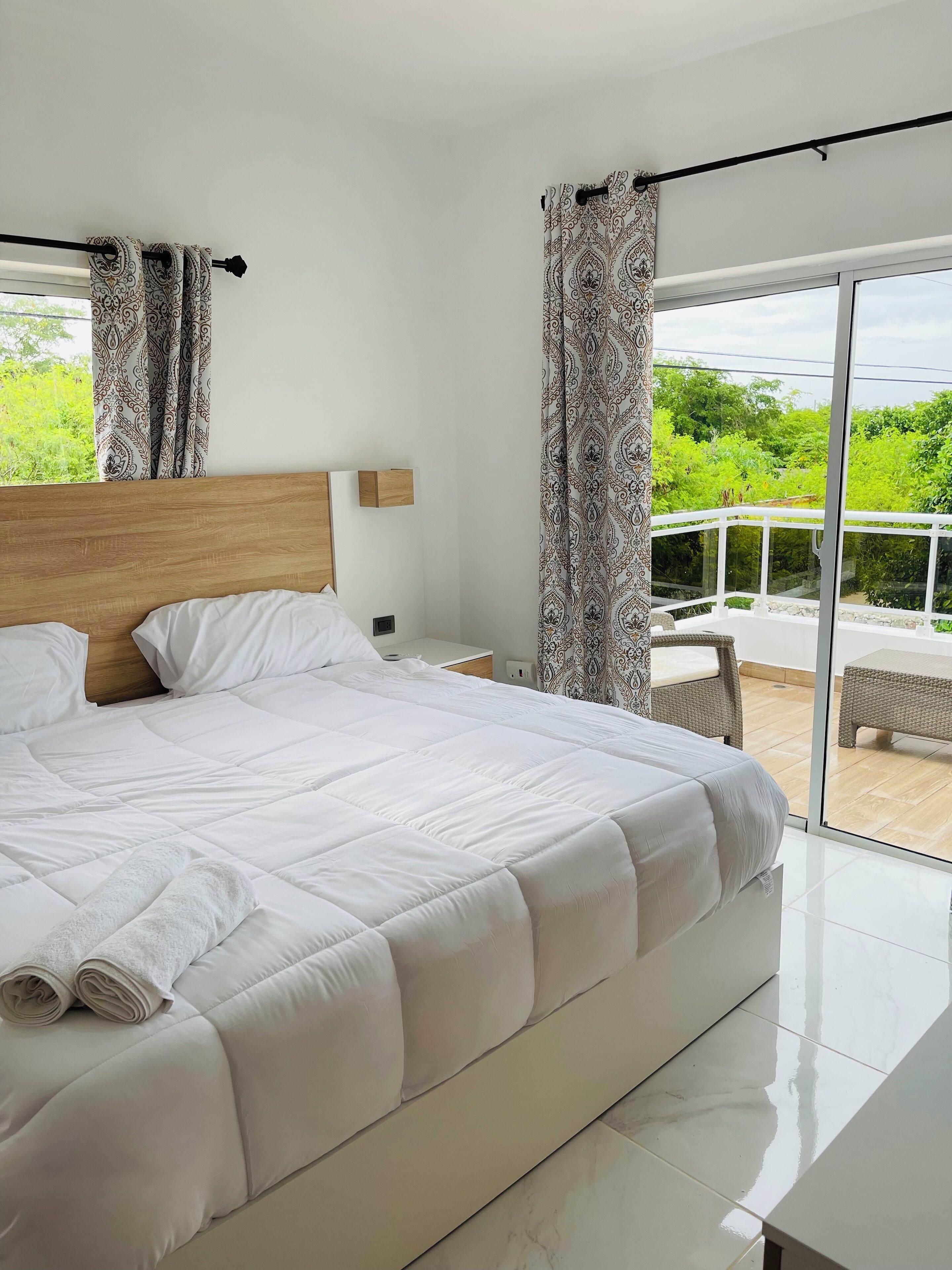 3 soverom, strykejern/-brett, wi-fi og sengetøy