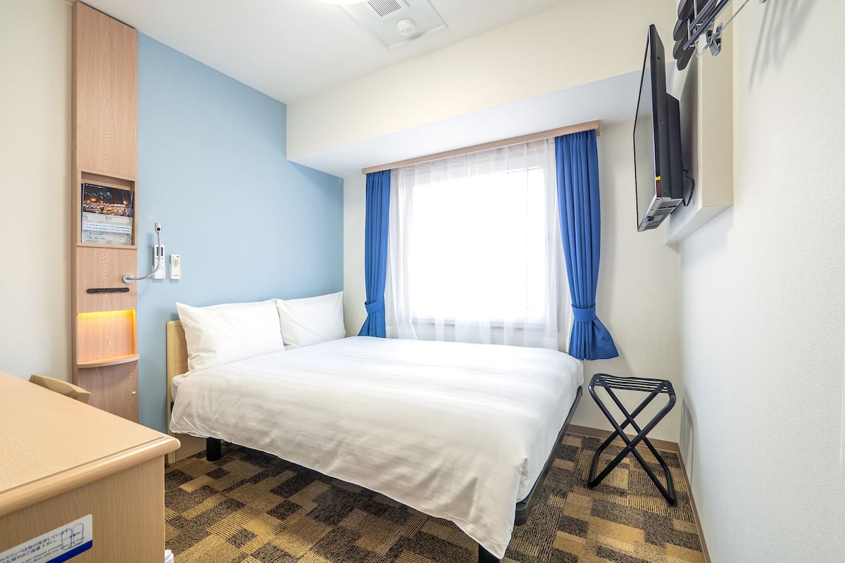 办公桌、笔记本电脑工作区、熨斗/熨板、免费 WiFi