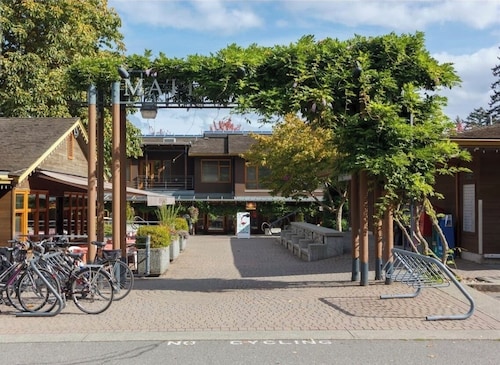 Cozy home with ocean view