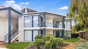 Exterior - Escape to the Cape - Villa 15 (Broadwater)