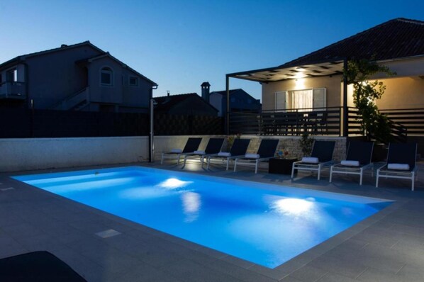 House | 4 bedrooms - Holiday Houses, Villas Ivana - With a Private Pool (Privlaka)