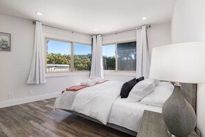 2 Schlafzimmer, Schreibtisch, Reisekinderbett, WLAN