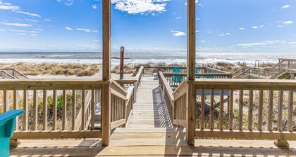 Gorgeous Ocean Front Home, Steps to the Water, Dog Friendly, Sleeps 10
