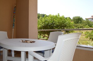 Lägenhet - 2 sovrum - rökare - terrass | Restaurang utomhus