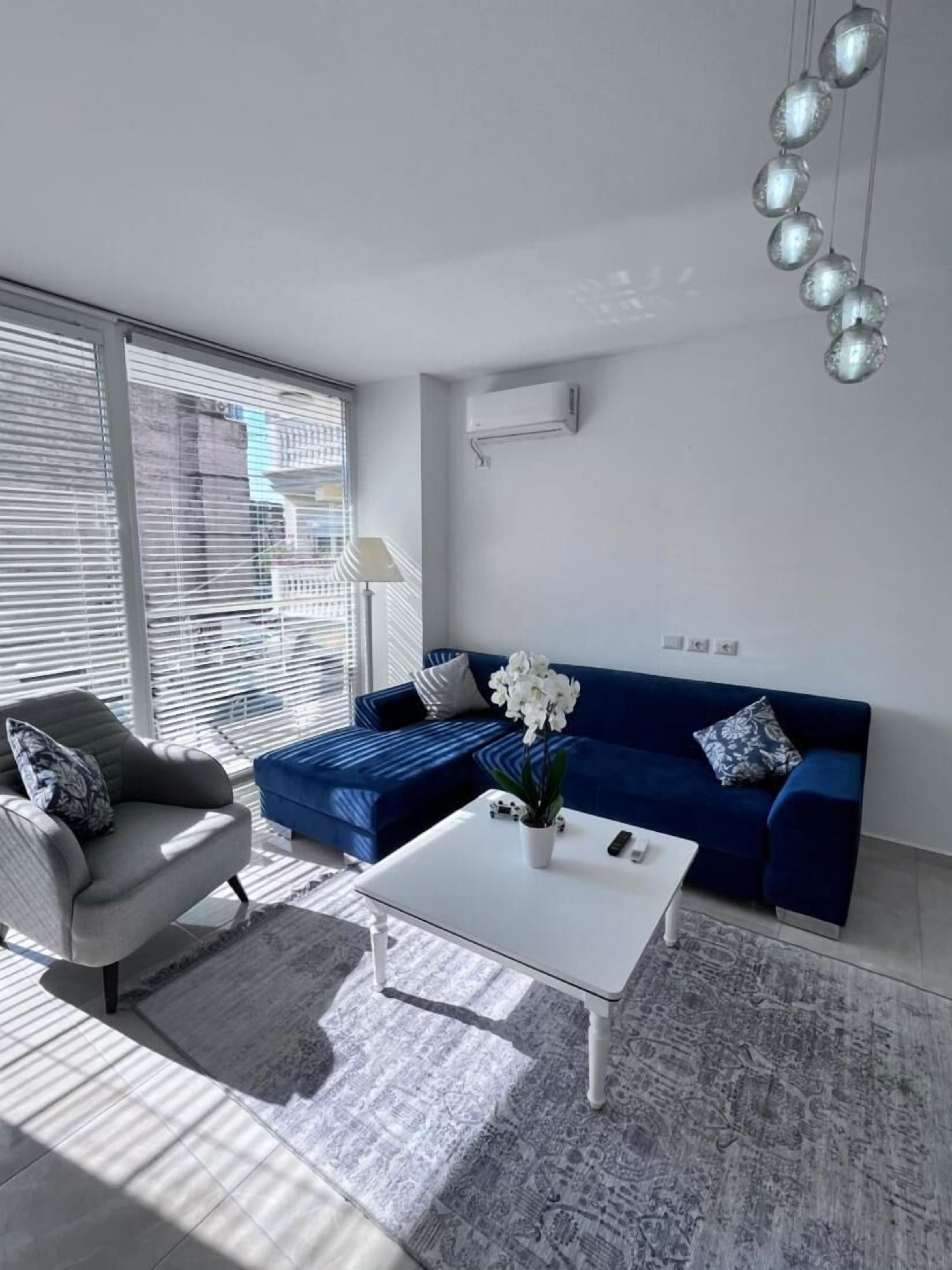 Leilighet, 2 soverom, balkong, byutsikt | Oppholdsrom