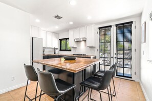 Micro-ondas, fogão, cooktop, lava-louças