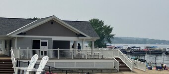 Saratoga Cottage lake view