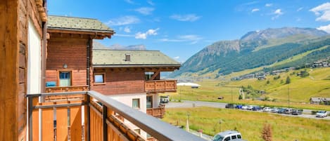 Departamento familiar, 3 habitaciones, 2 baños (Wood House Livigno Ski in - Ski out) | Balcón