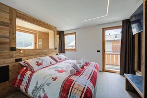Familienapartment, 3 Schlafzimmer, 2 Bäder (Wood House Livigno Ski in - Ski out) | 3 Schlafzimmer, kostenloses WLAN, Bettwäsche