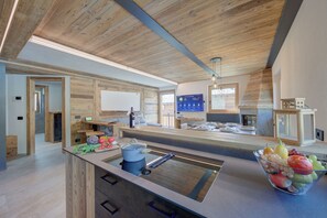 Appartement Familial, 3 chambres, 2 salles de bains (Wood House Livigno Ski in - Ski out) | Cuisine privée