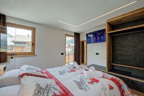 Familjelägenhet - 3 sovrum - 2 badrum (Wood House Livigno Ski in - Ski out) | 3 sovrum, gratis wi-fi och sängkläder