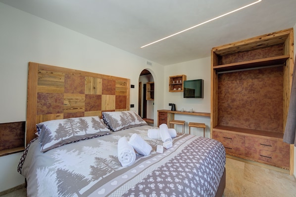 Familienapartment, Mehrere Schlafzimmer, 2 Bäder (Wood House Livigno Ski in - Ski out) | 3 Schlafzimmer, kostenloses WLAN, Bettwäsche