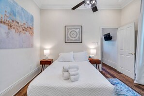 1 habitación, escritorio, tabla de planchar con plancha y wifi gratis 