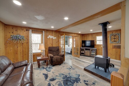 Inviting Missouri River Vacation Rental: 2 Mi Away