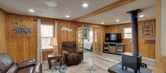 Inviting Missouri River Vacation Rental: 2 Mi Away
