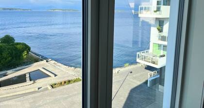 "central By the Sea, Close to the City"