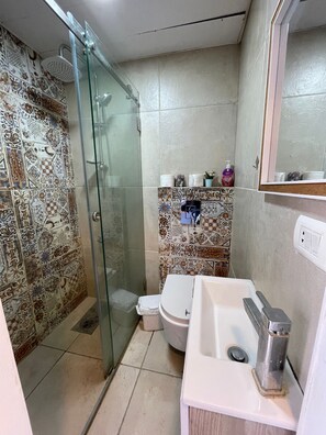 Chalet, 1 chambre, fumeur, balcon | Salle de bain