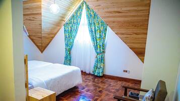 10 bedrooms, iron/ironing board, WiFi, bed sheets