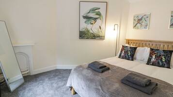 2 habitaciones, decoración personalizada y muebles diferentes