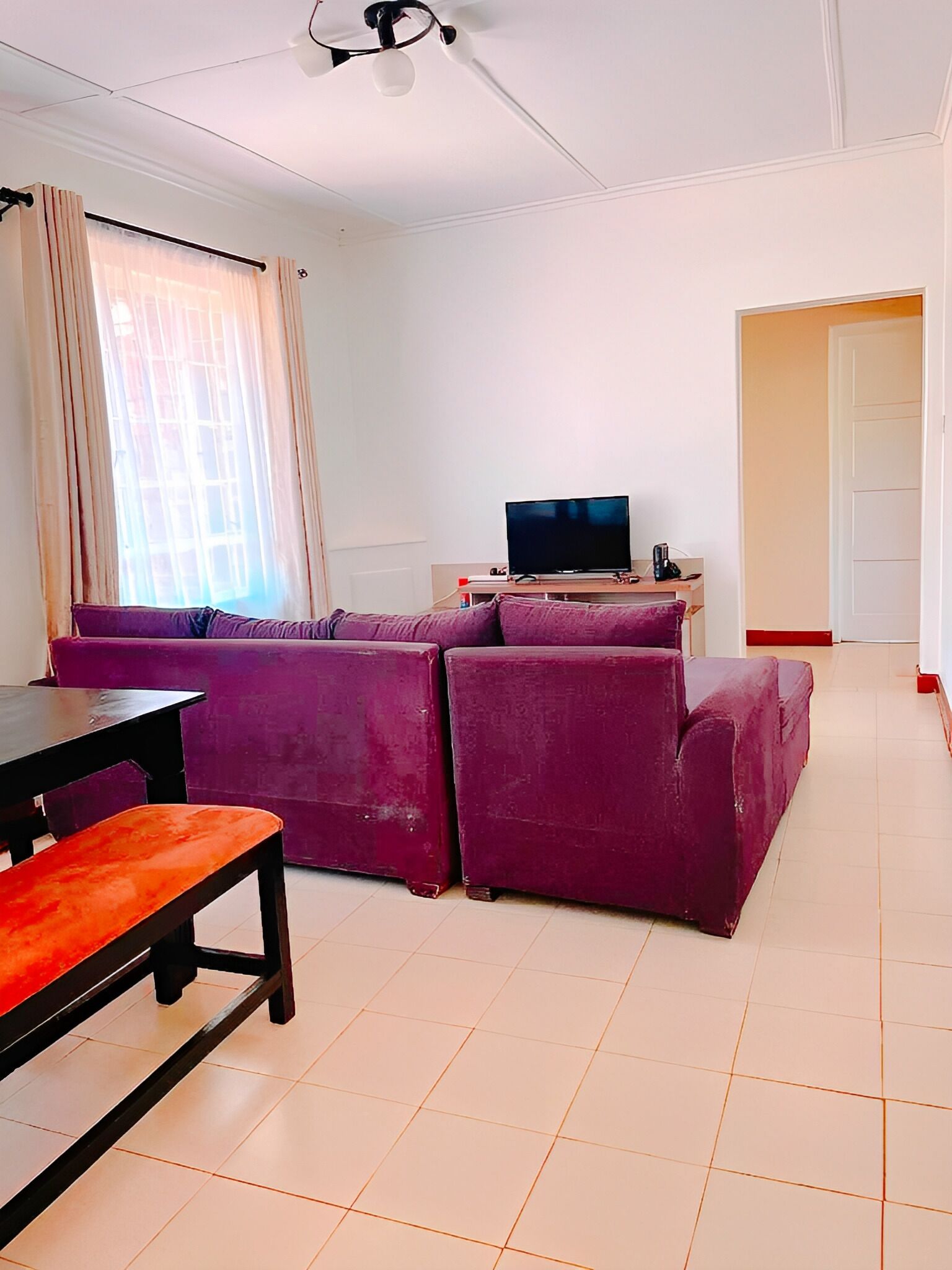 Smart-TV, Videospiele, DVD-Player, Tischfußball