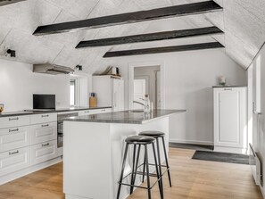 Réfrigérateur, four, lave-vaisselle