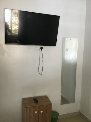 Economy-Doppelzimmer | Fernseher