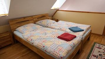 2 bedrooms, iron/ironing board, free WiFi, bed sheets