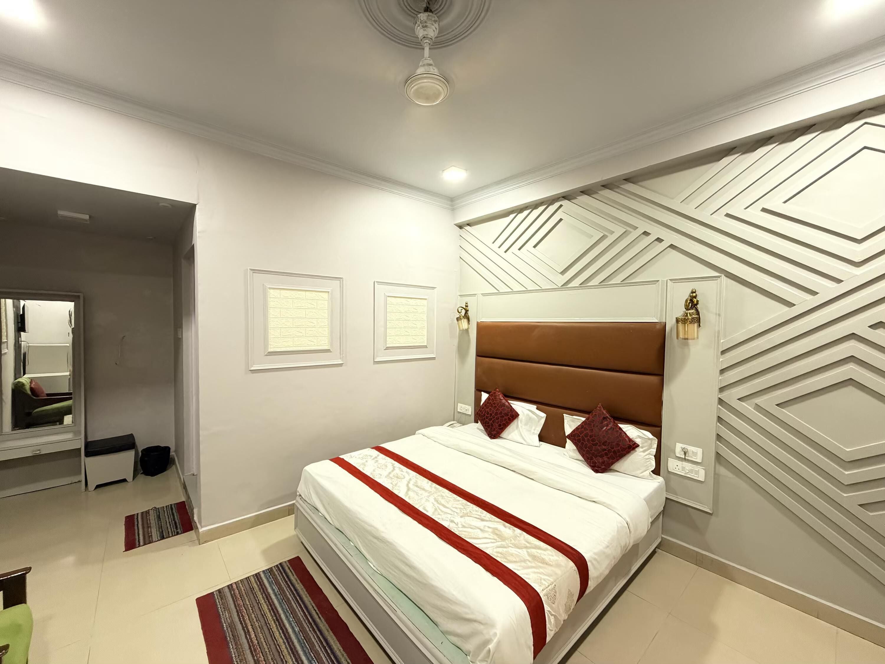 Deluxe Double Room | Free WiFi, bed sheets
