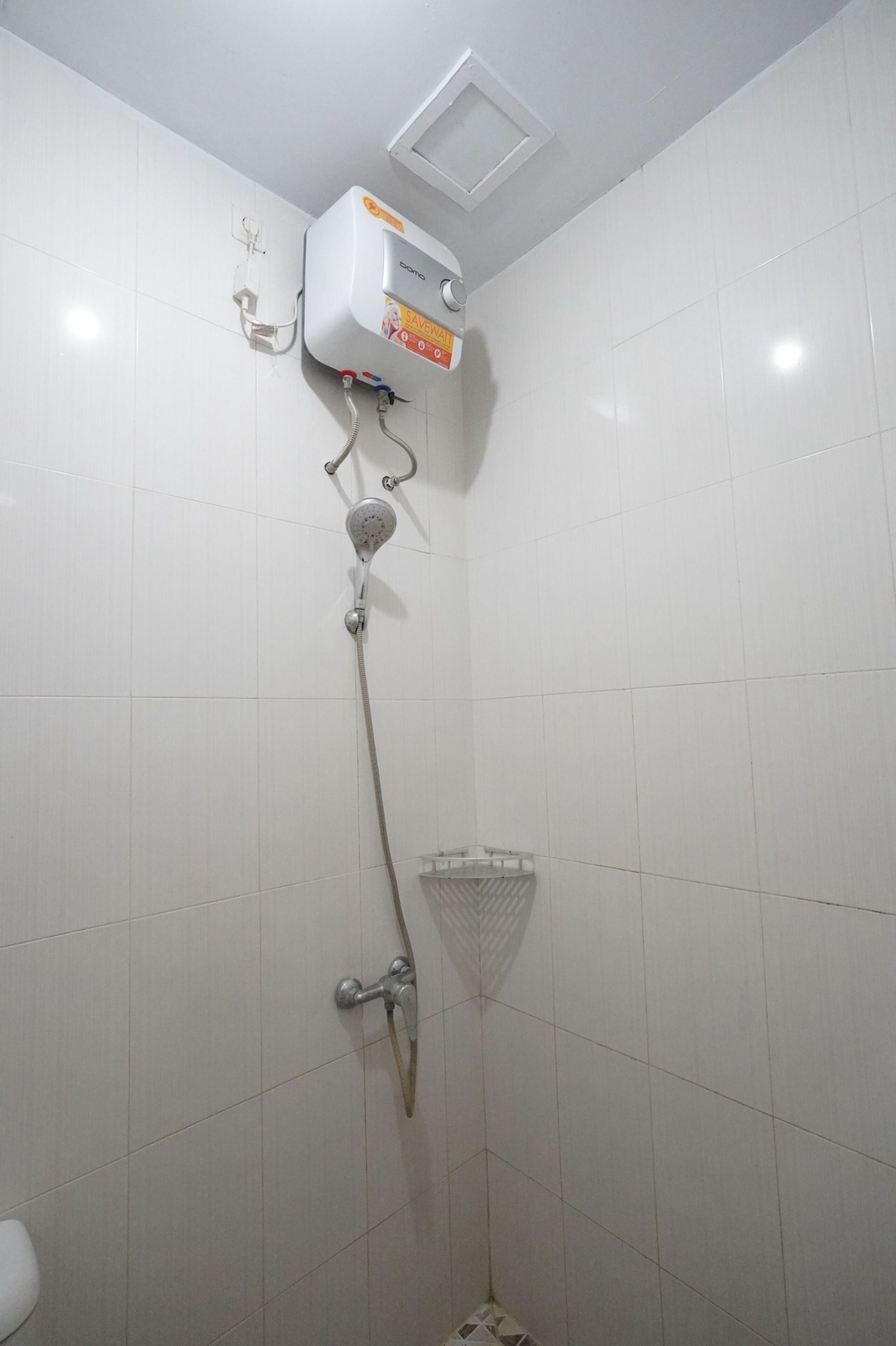 Shower, towels, soap, shampoo
