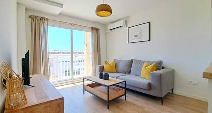 Bright AND Sunny Flat Close TO THE SEA Luxury Design