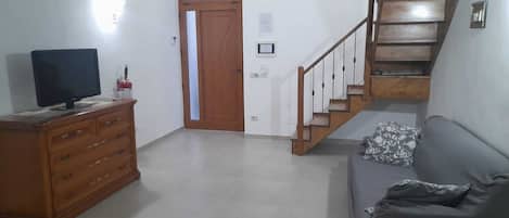 Maison, 1 chambre, vue sur la ville | Salle de séjour