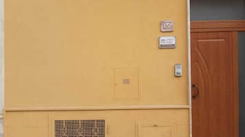 House, 1 Bedroom, City View | Exterior detail