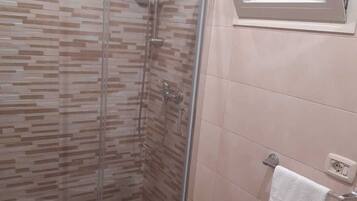 House, 1 Bedroom, City View | Bathroom