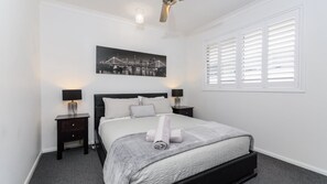 3 bedrooms, iron/ironing board, free WiFi, bed sheets - Relax Poolside by the Canal (BONGAREE)