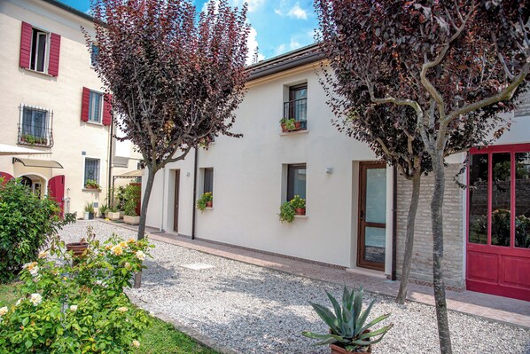 Leilighet, 1 soverom, terrasse, hageutsikt | Eksteriør