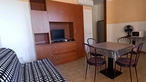 Căn hộ, 1 phòng ngủ, sân hiên | Khu ăn uống