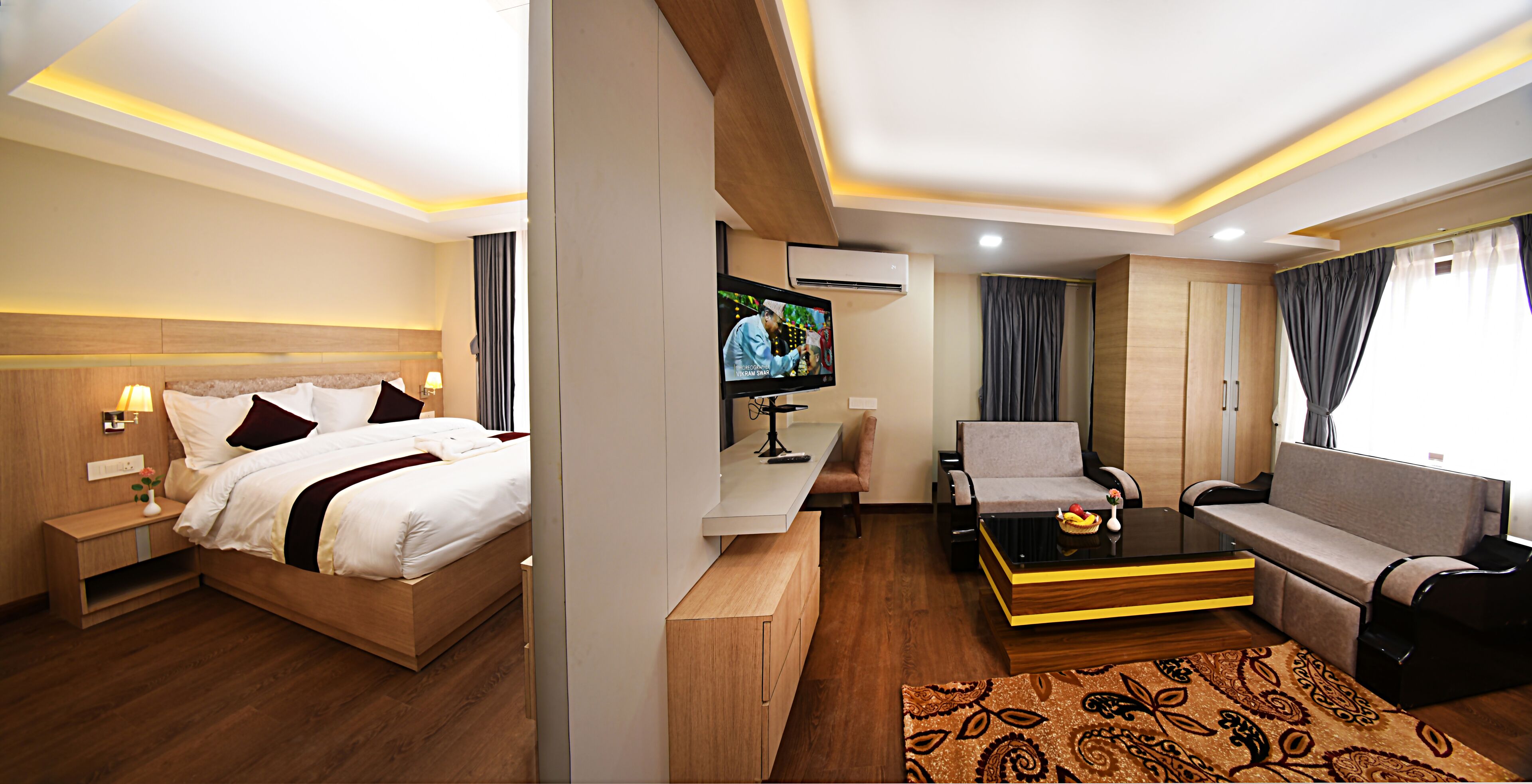 Executive Suite | Soundproofing, iron/ironing board, free WiFi