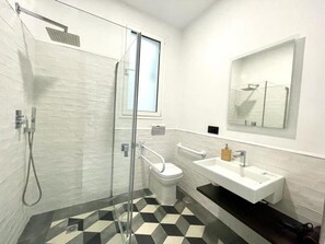 ヘアドライヤー�、タオル