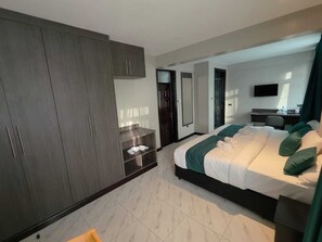 デラックス ダブルまたはツインルーム | セーフティボックス (室内)、防音設備、WiFi (無料)、ベッドシーツ